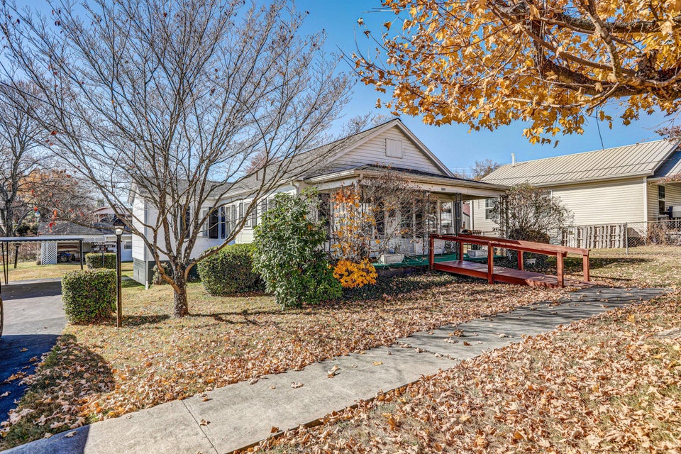 Photo #3: 209 Gibson Street