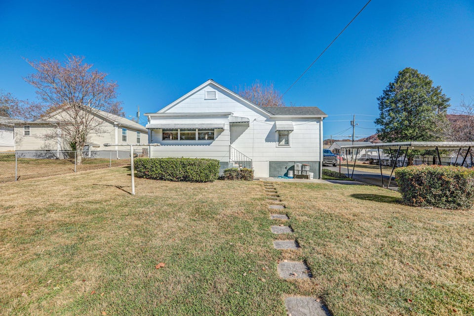 Photo #6: 209 Gibson Street