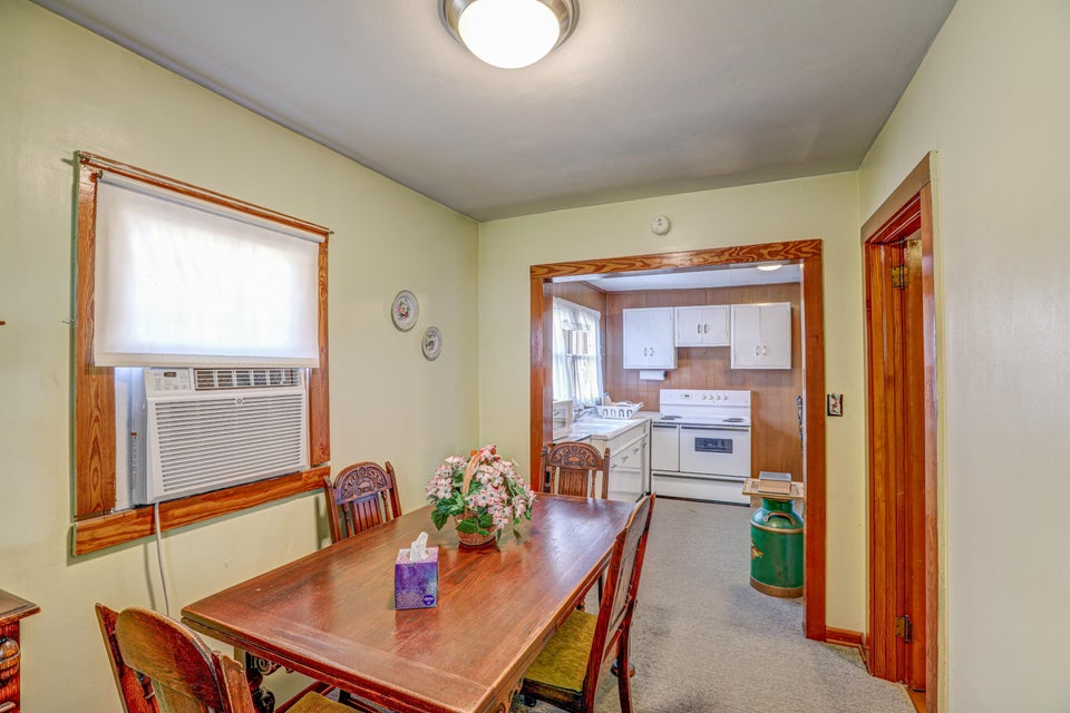 Photo #20: 209 Gibson Street