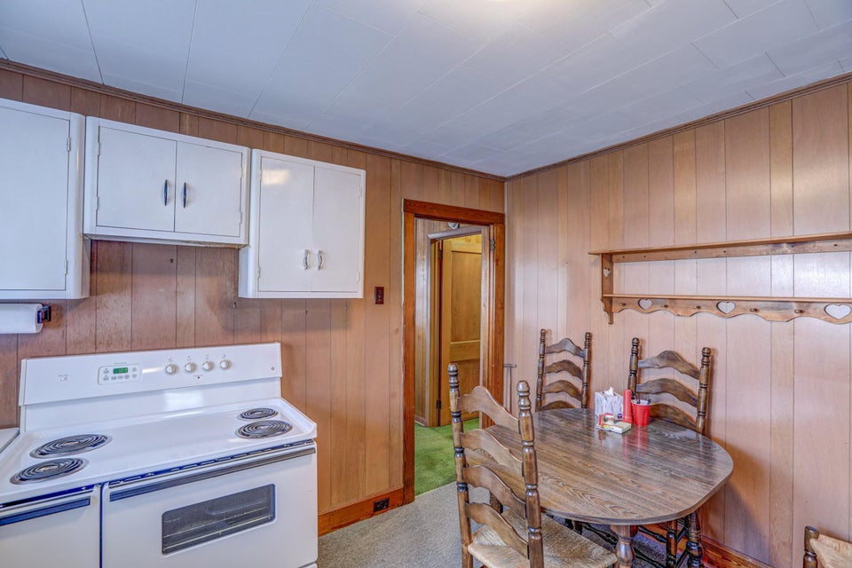 Photo #23: 209 Gibson Street