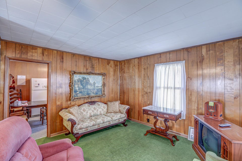 Photo #14: 209 Gibson Street