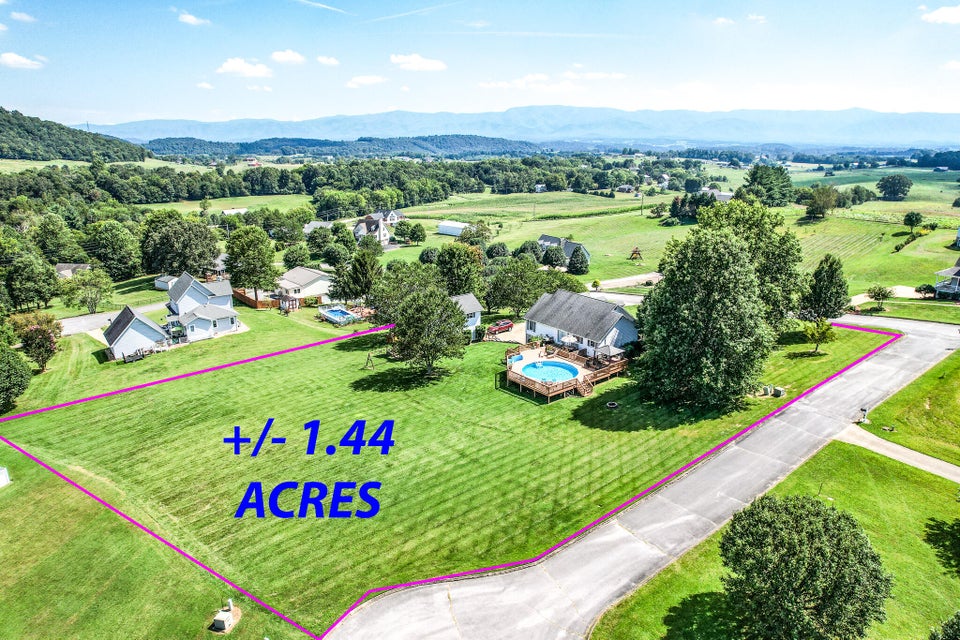 Photo #2: 160 Deerchase Lane