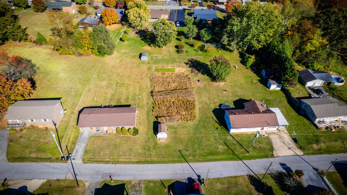 Photo #3: 206 Carolyn Avenue
