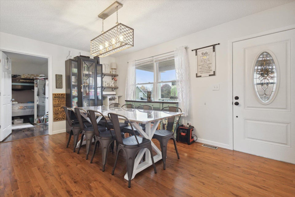 Photo #6: 19245 Saturn Drive