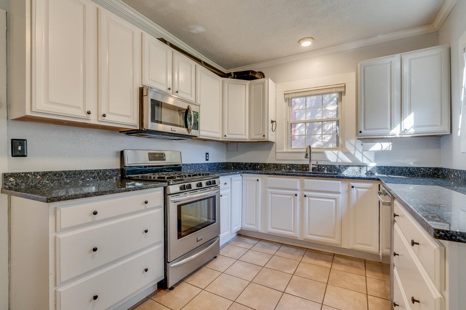 Photo #11: 309 Poplar Street