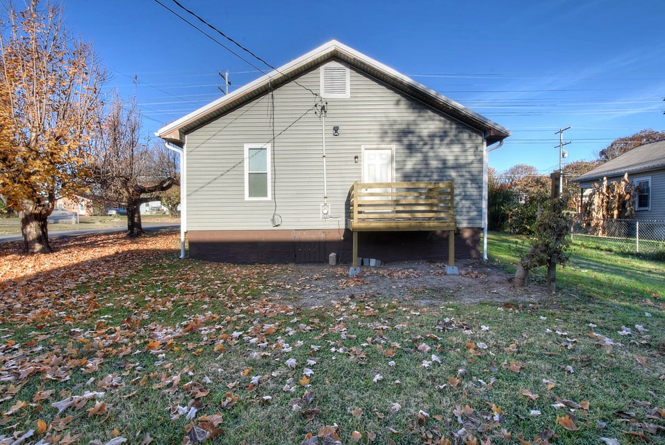 Photo #19: 1600 Fairview Avenue