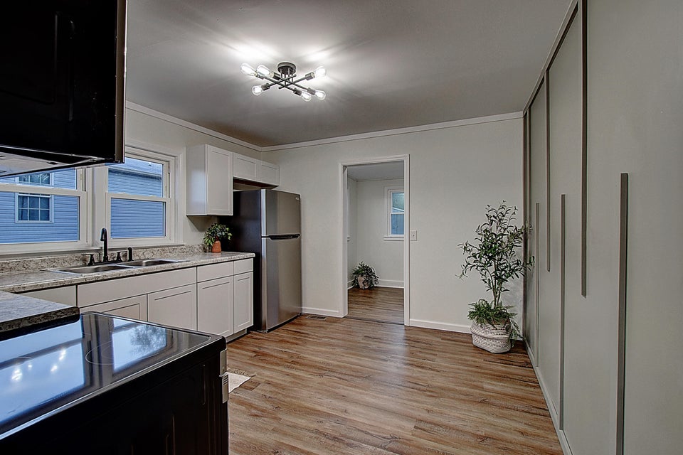 Photo #9: 502 Colorado Street