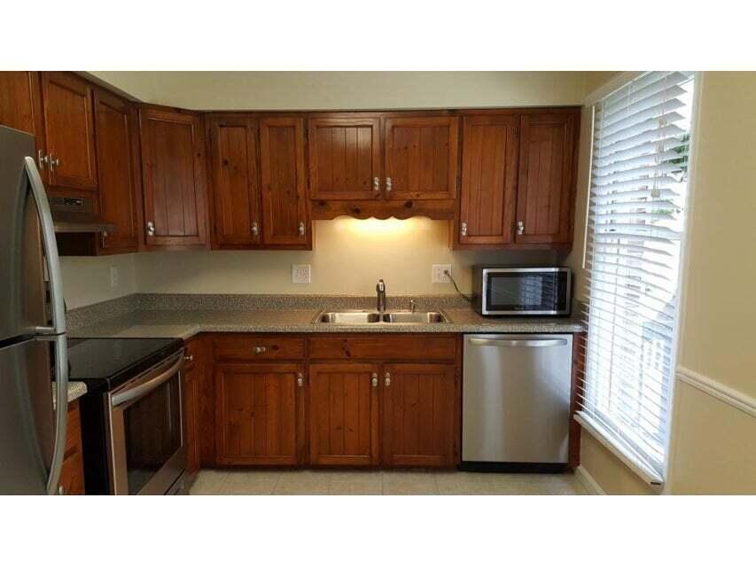 Photo #7: 2203 Greenbriar Circle Circle