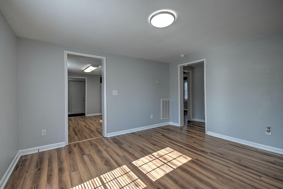 Photo #16: 1105 Miller Street