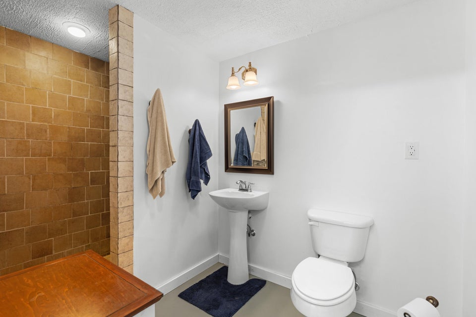 Photo #29: 5214 Aspen Avenue