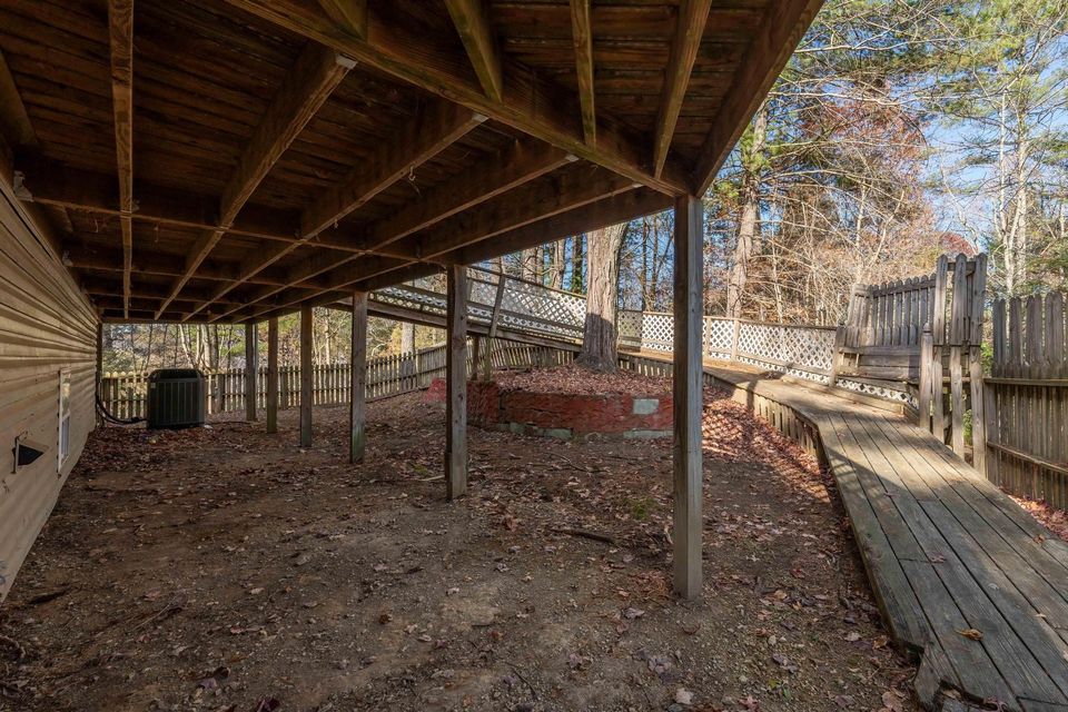 Photo #14: 695 Chestnut Drive