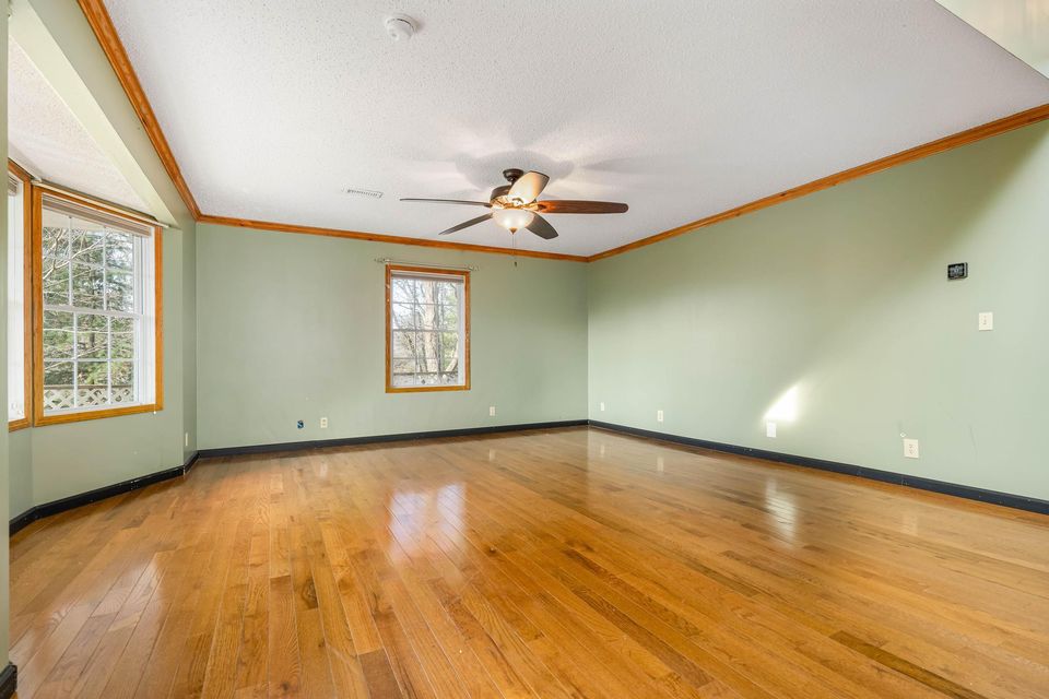 Photo #31: 695 Chestnut Drive