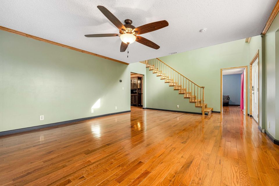 Photo #34: 695 Chestnut Drive