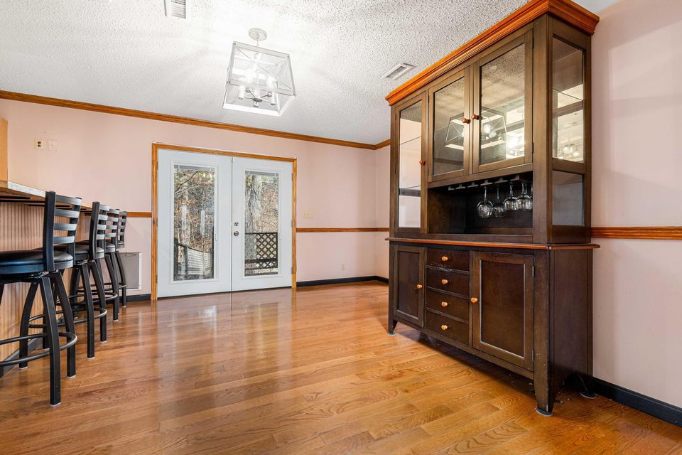 Photo #36: 695 Chestnut Drive
