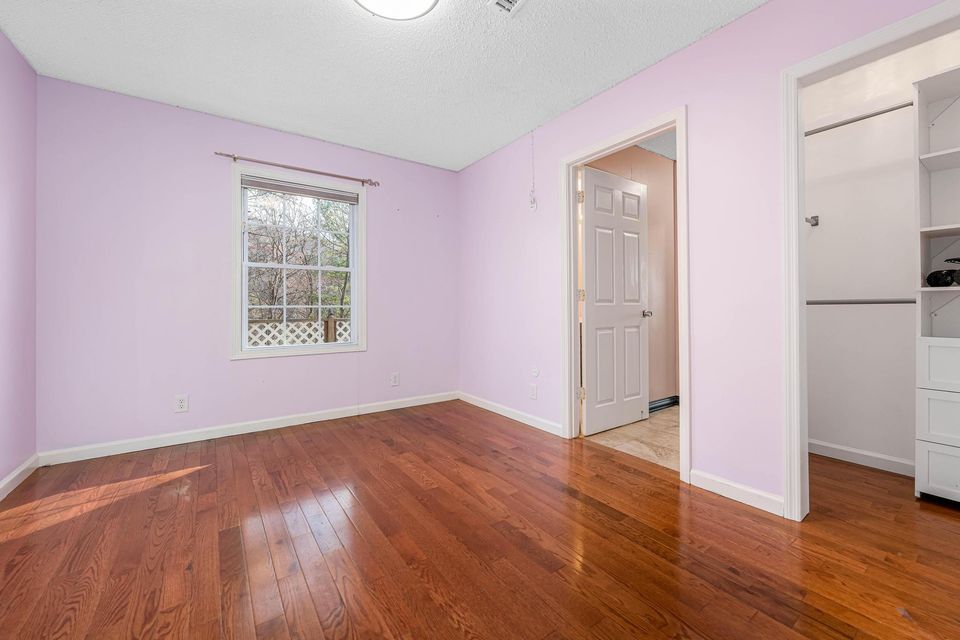Photo #42: 695 Chestnut Drive