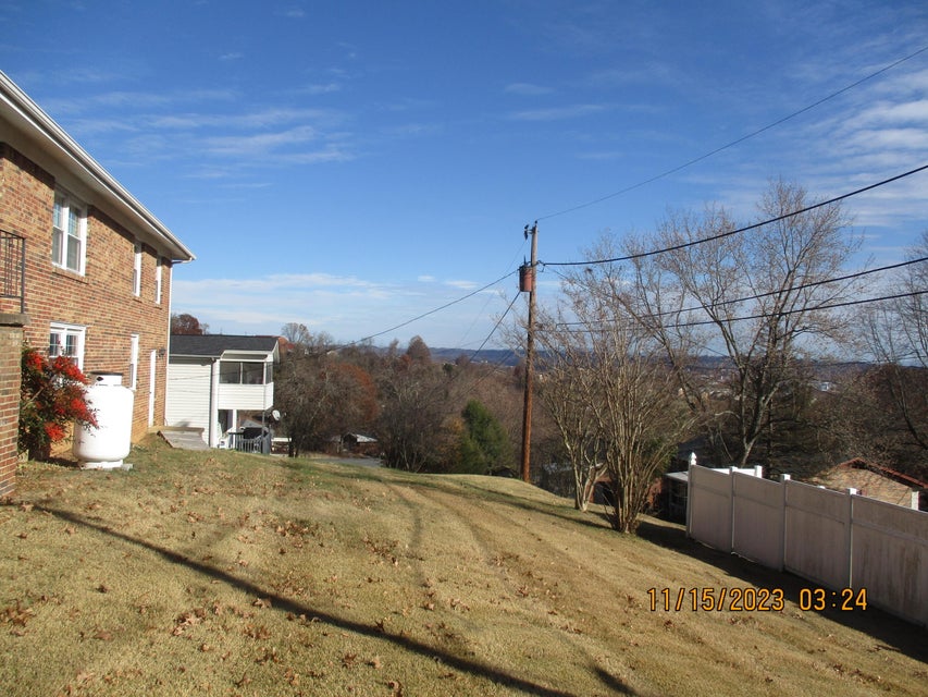 Photo #4: 2041 Louita Avenue