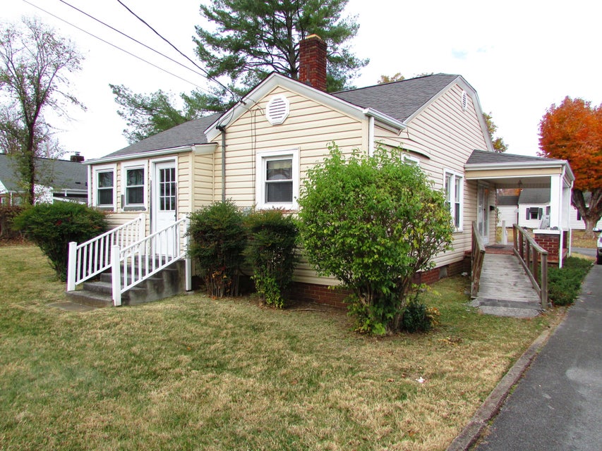 Photo #4: 402 East C Street