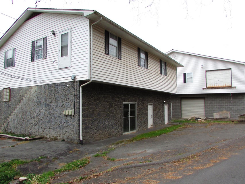 Photo #17: 145 Wilson Avenue