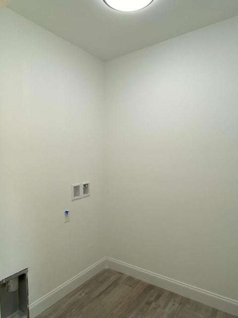 Photo #17: 904 Long Street