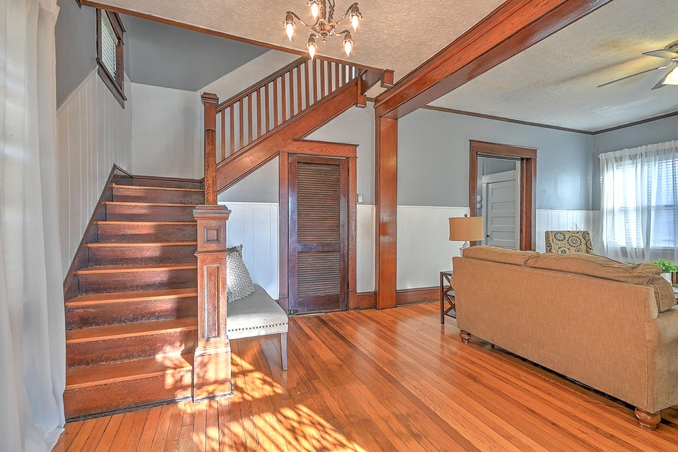 Photo #6: 505 Maryland Avenue