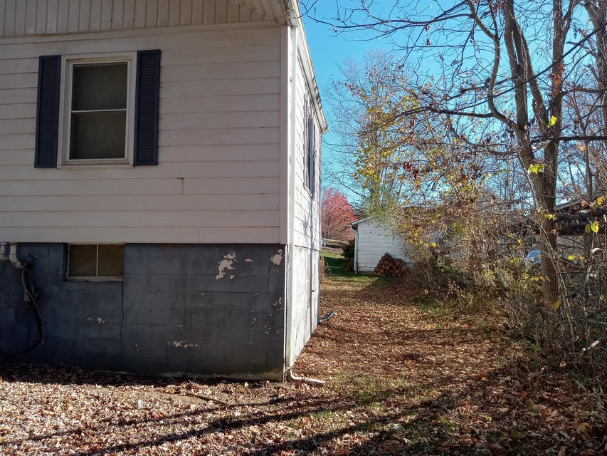 Photo #11: 136 Forest Avenue