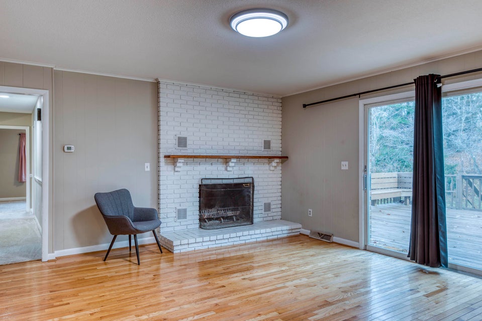 Photo #11: 460 Oak Hill Street