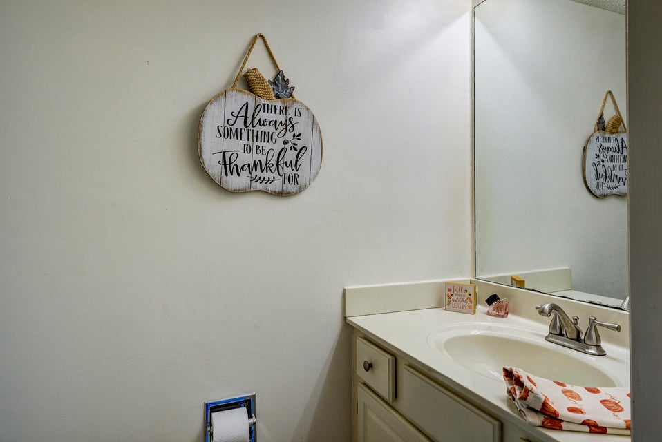 Photo #14: 1725 Lakeview Drive