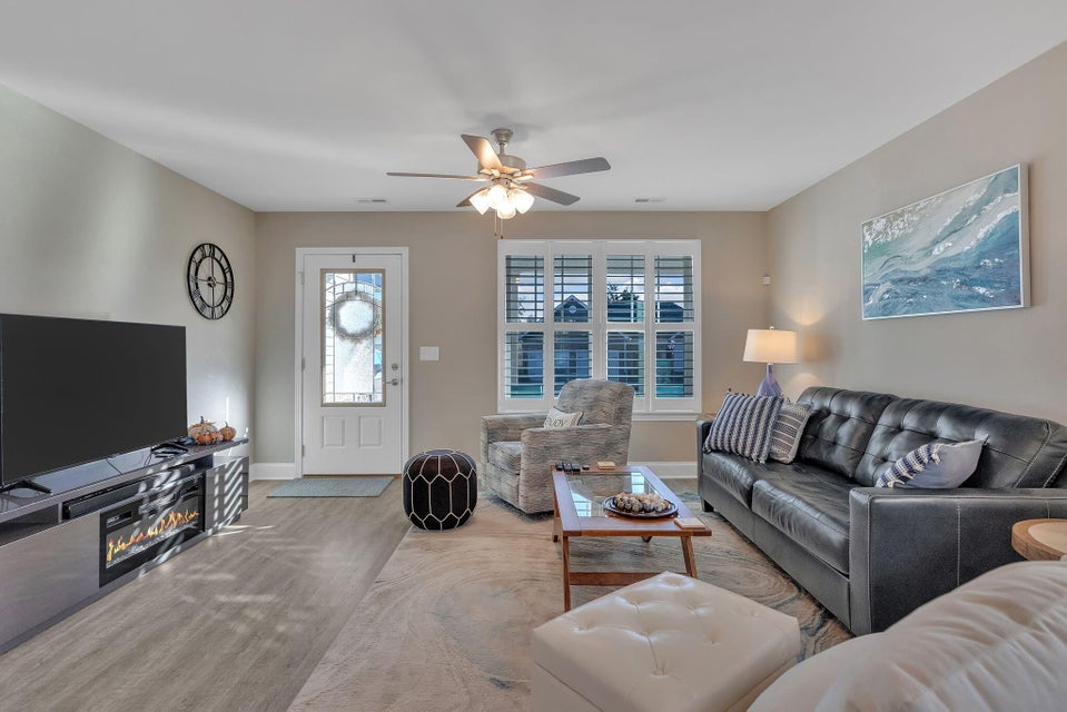 Photo #2: 1193 Lemongrass Drive