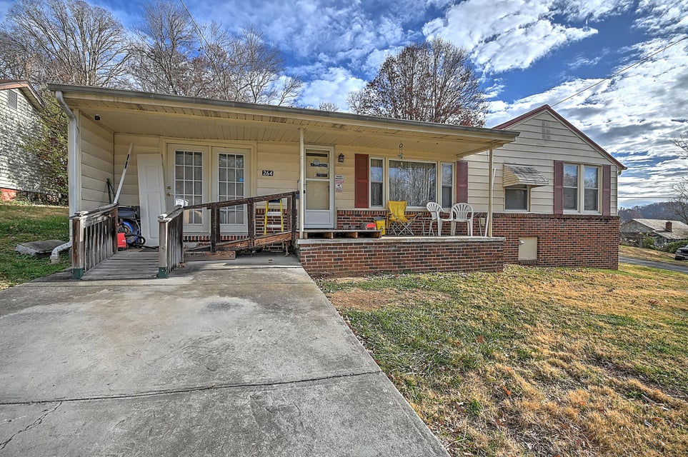 Photo #3: 264 Boone Street