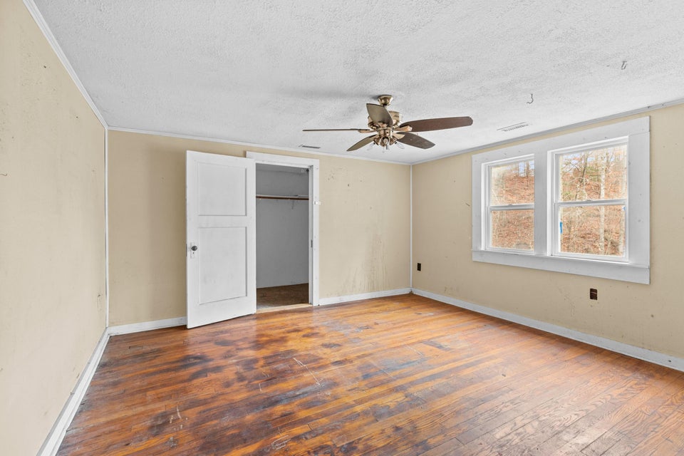 Photo #11: 1329 Pressmens Home Road