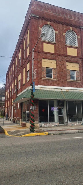 Photo #2: 501 Front Street