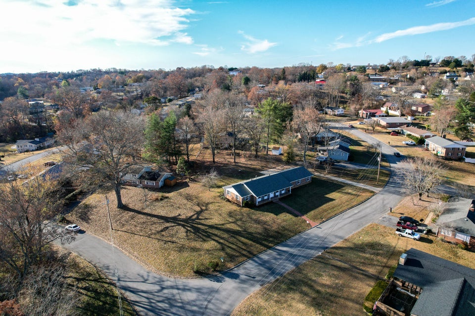 Photo #7: 112 Wayfair Drive