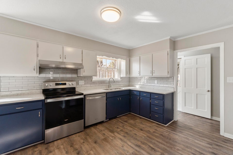 Photo #16: 112 Wayfair Drive