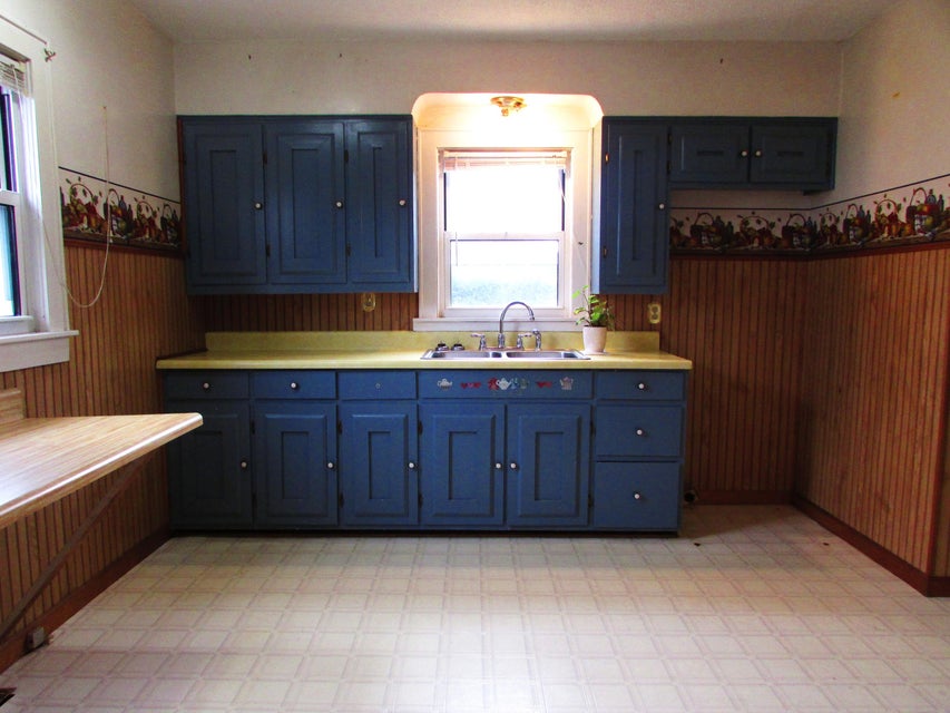 Photo #8: 402 East C Street