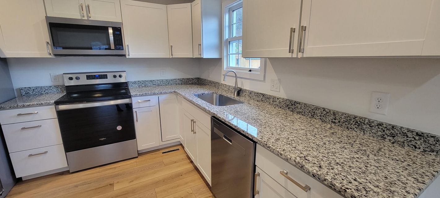 Photo #7: 346 Hulen Avenue