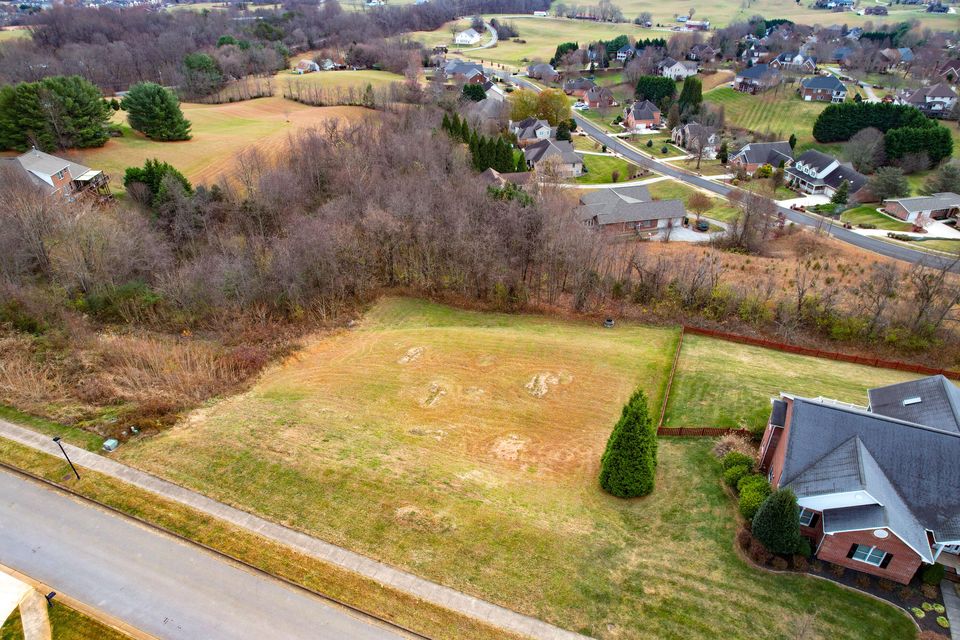125 Simmons Ridge Ridge, Johnson City, Tennessee 37604 — Apple.Re