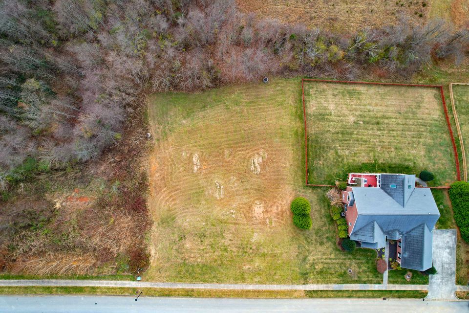 125 Simmons Ridge Ridge, Johnson City, Tennessee 37604 — Apple.Re