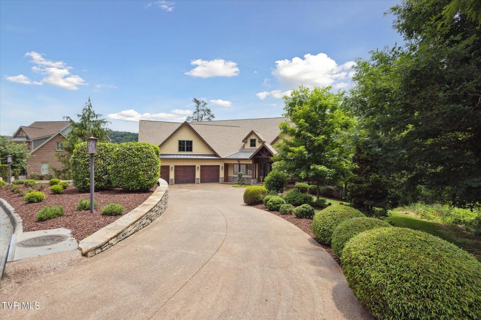Photo #79: 846 Glenview Drive
