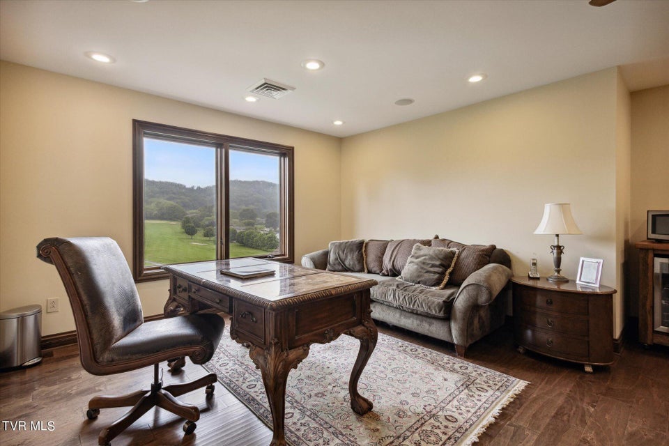 Photo #27: 846 Glenview Drive