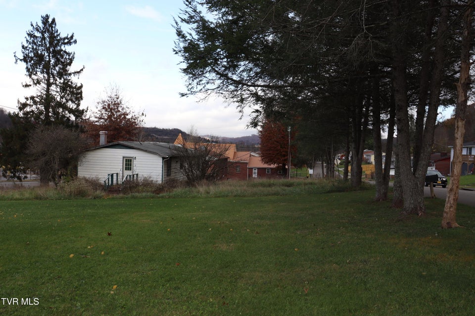 Photo #10: 309 Kentucky Avenue