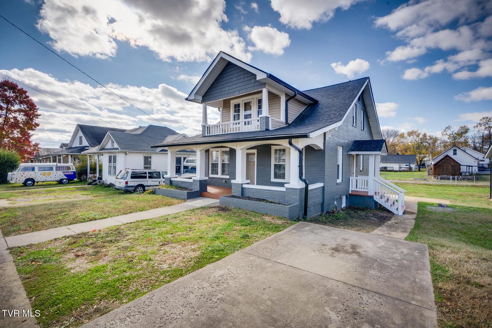 Photo #3: 628 Fairview Avenue