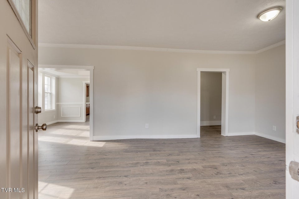 Photo #5: 628 Fairview Avenue