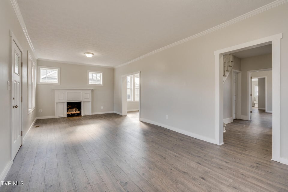 Photo #6: 628 Fairview Avenue