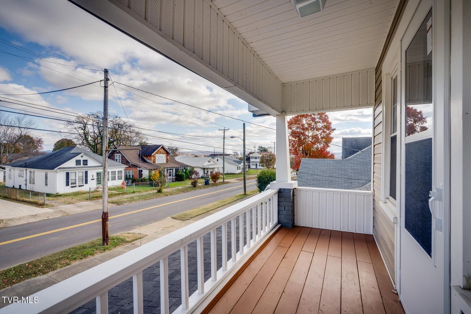 Photo #33: 628 Fairview Avenue