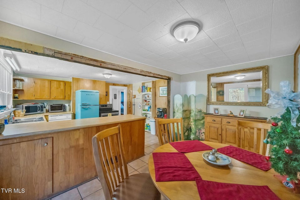 Photo #11: 146 Luttrell Street