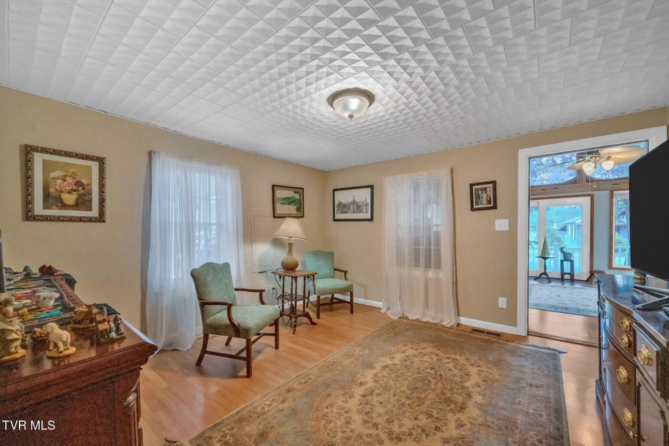 Photo #21: 146 Luttrell Street
