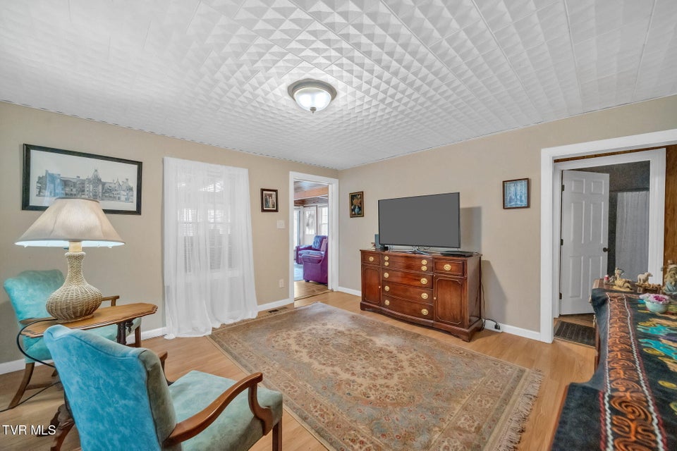 Photo #12: 146 Luttrell Street
