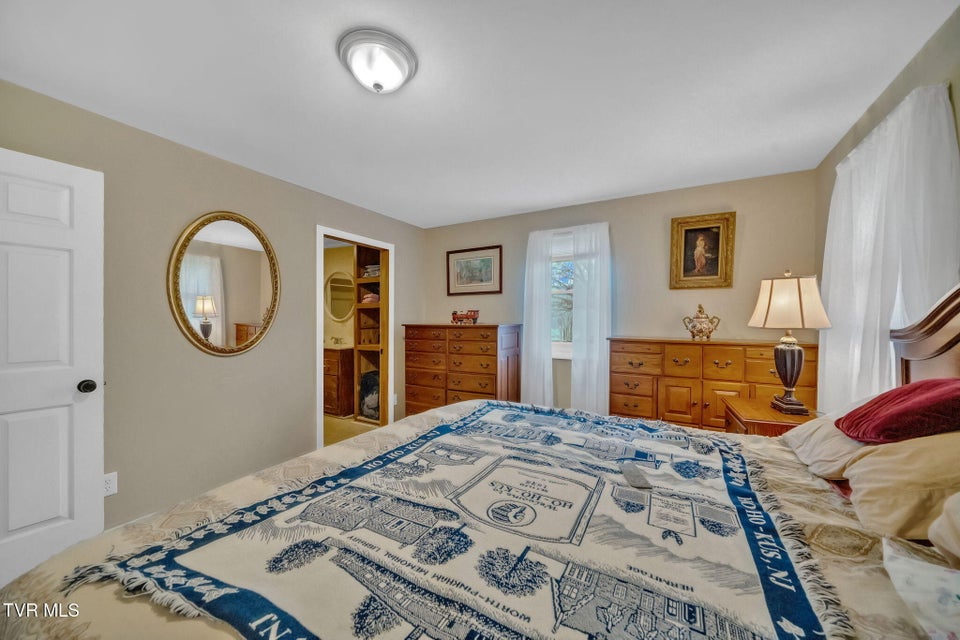 Photo #15: 146 Luttrell Street