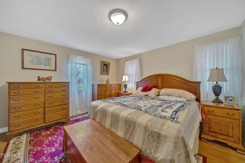 Photo #16: 146 Luttrell Street