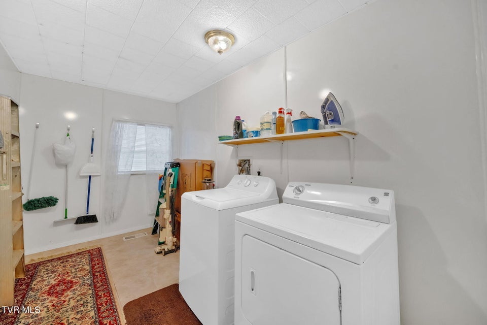 Photo #28: 146 Luttrell Street